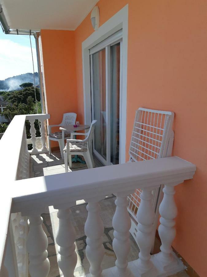 Apartments Nives Mali Lošinj Exterior foto